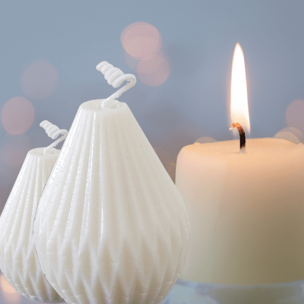 Elegant soy wax candle, 160g, with customizable essential oil fragrances like lavender and rose