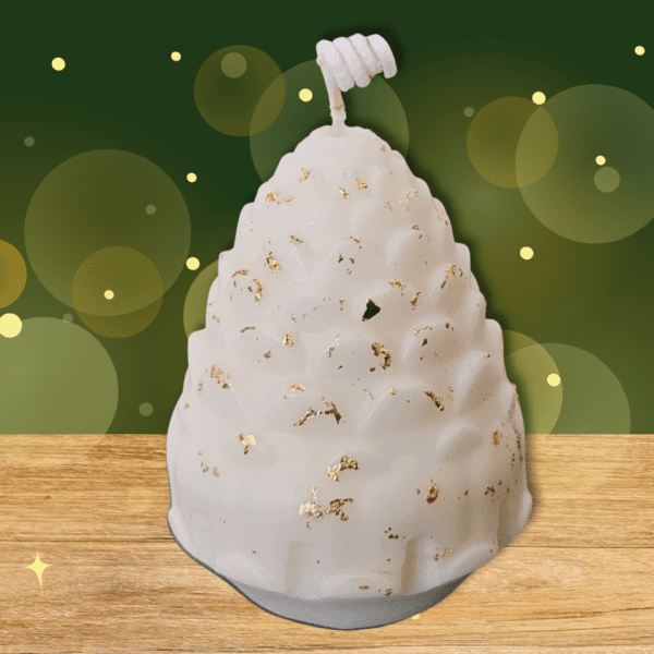 100g pinecone candle made of soy wax with golden detailing, offering aromatherapy benefits with fragrances like vanilla, lavender, and more. Customizable options available for colors and scents.