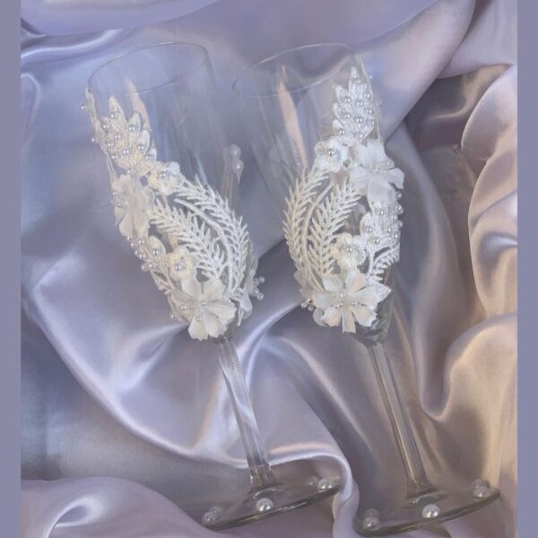 Exquisite Handmade White Lace and Pearl Wedding Glasses for Elegant Celebrations (2 pieces)